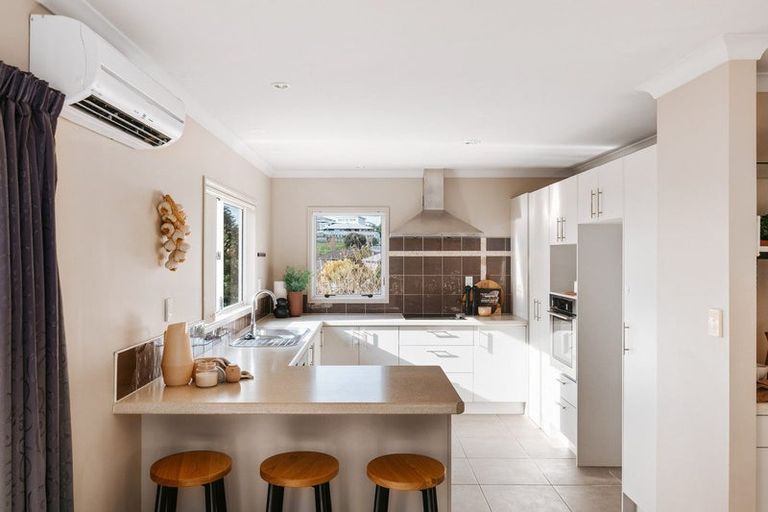 Photo of property in 41 Oteki Park Drive, Welcome Bay, Tauranga, 3112