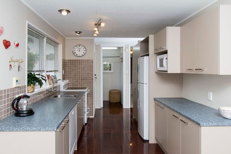 Photo of property in 27 John Gill Road, Shelly Park, Auckland, 2014