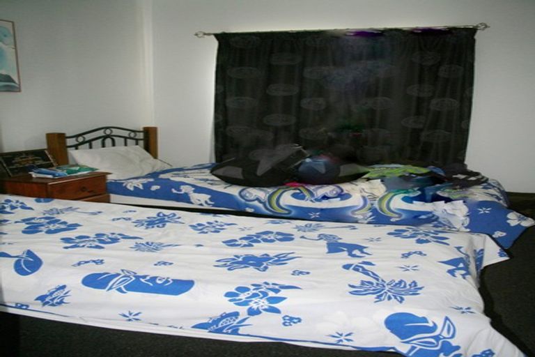 Photo of property in 16b Woodall Place, Totara Vale, Auckland, 0627