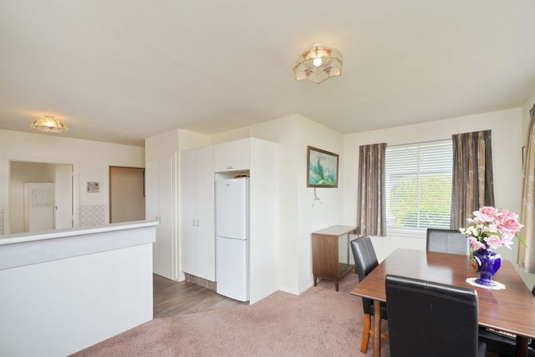 Photo of property in 39 Lake Terrace Road, Burwood, Christchurch, 8061