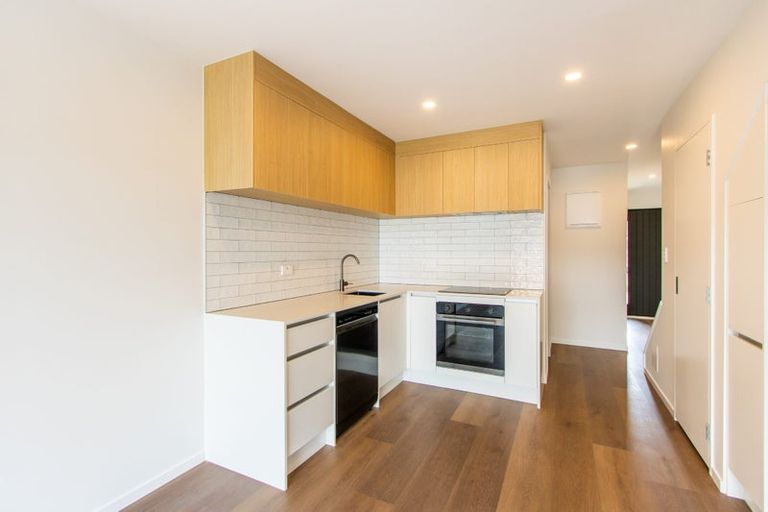 Photo of property in 7/4 Limestone Drive, Hobsonville, 0616