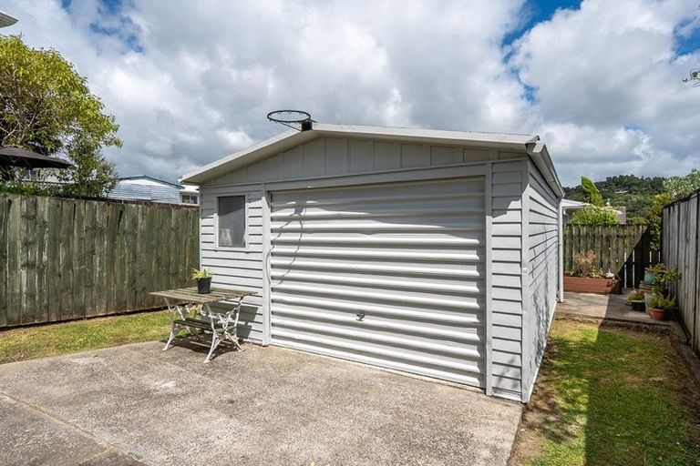 Photo of property in 4 Spinella Drive, Bayview, Auckland, 0629