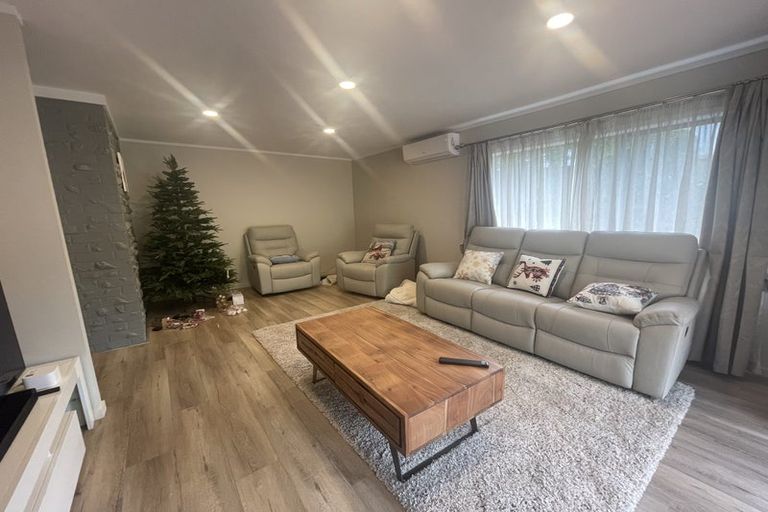 Photo of property in 18 King Richard Place, Browns Bay, Auckland, 0630