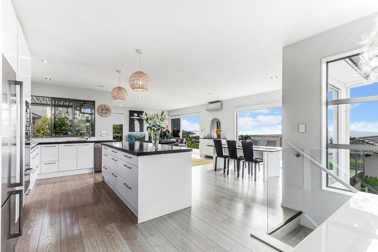 Photo of property in 32 Manhattan Rise, Orewa, 0931