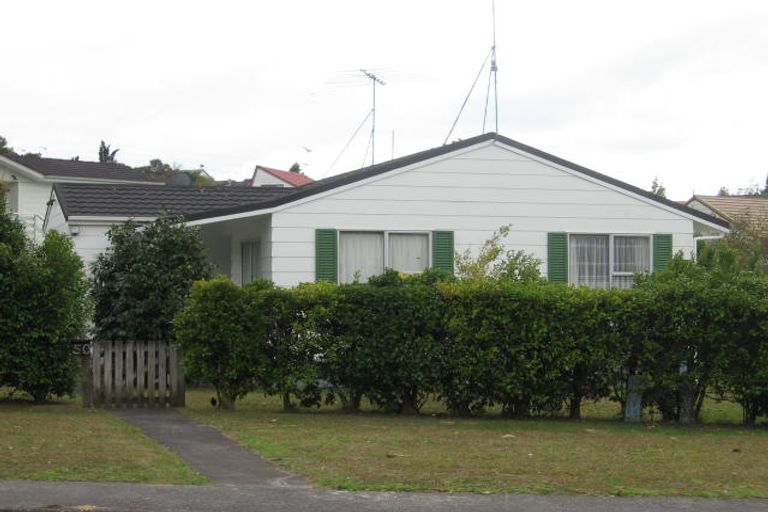 Photo of property in 50 Trias Road, Totara Vale, Auckland, 0629