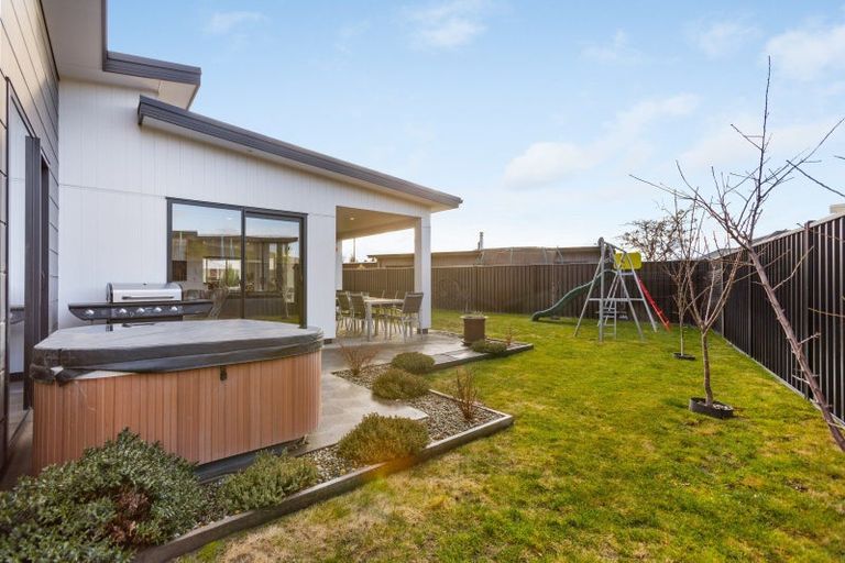 Photo of property in 1 Fraer Street, Cromwell, 9310