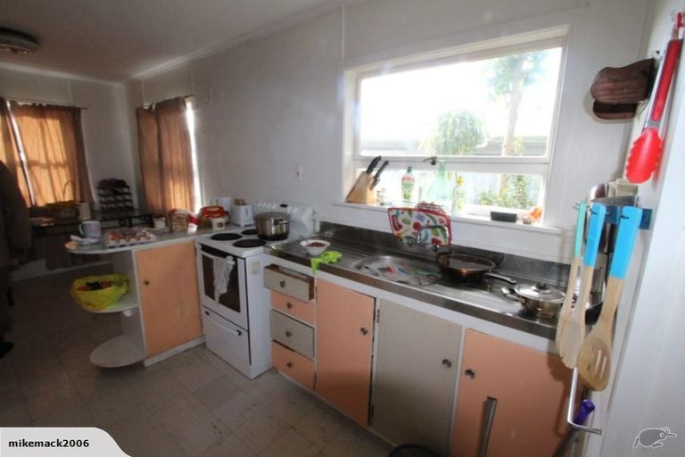 Photo of property in 19 Plumley Crescent, Mangere, Auckland, 2022