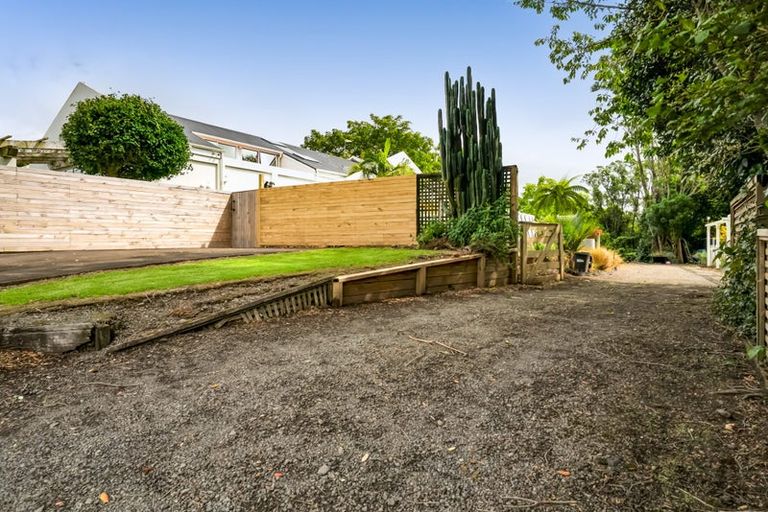 Photo of property in 330 Kelly Road, Lepperton, New Plymouth, 4373