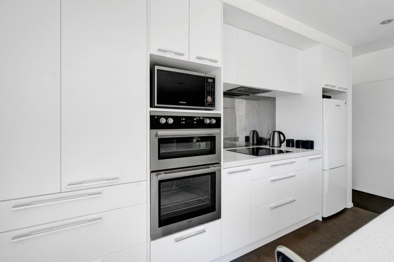 Photo of property in 77 Brooklands Road, Brooklands, New Plymouth, 4310