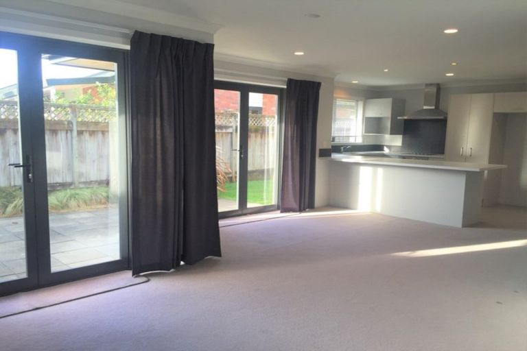 Photo of property in 5a Bronte Place, Leamington, Cambridge, 3432