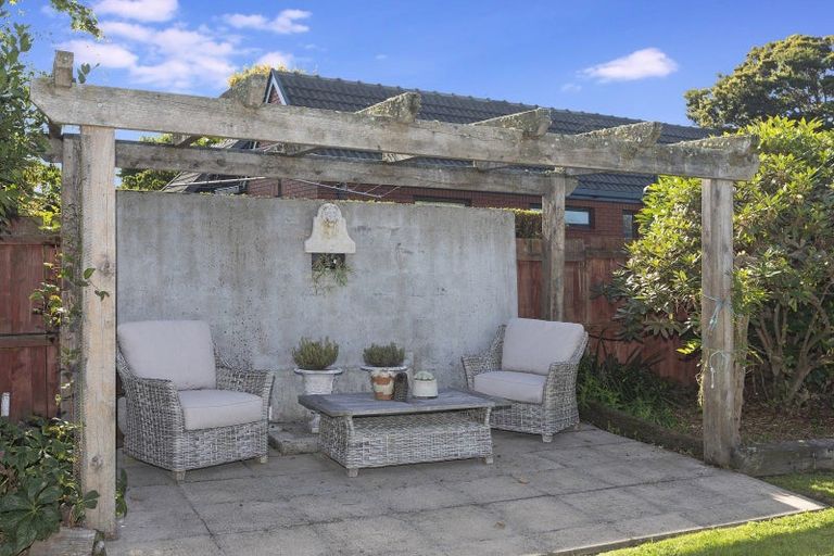 Photo of property in 76 Isleworth Road, Bishopdale, Christchurch, 8053