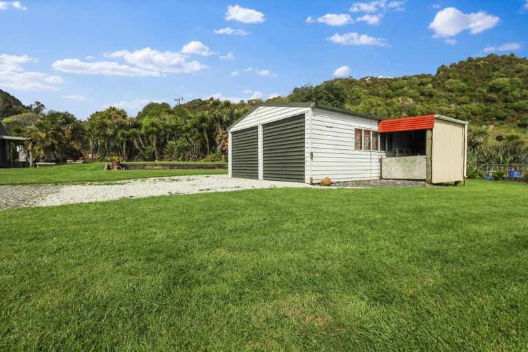 Photo of property in 97b Te Mahoe Road, Mokau, 4376