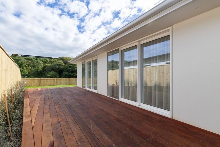 Photo of property in 44 Solitude Crescent, Kelvin Grove, 4470