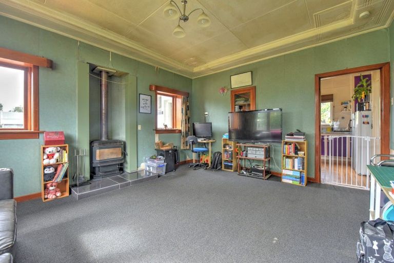 Photo of property in 13 Hunter Street, Edendale, 9825