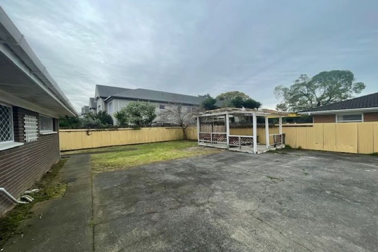 Photo of property in 2 Carolyn Street, Manukau, Auckland, 2025