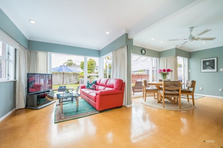 Photo of property in 12 Rosebank Avenue, Avalon, Lower Hutt, 5011