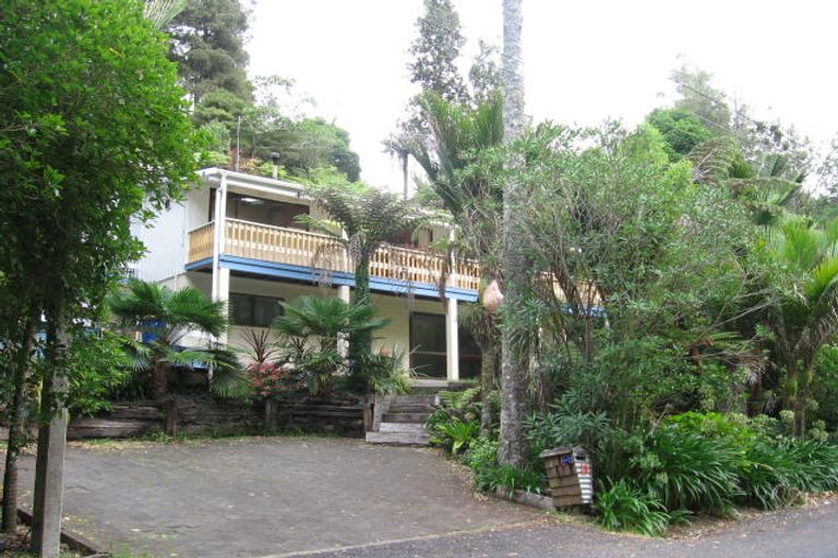 Photo of property in 15 Valley Road, Titirangi, Auckland, 0604