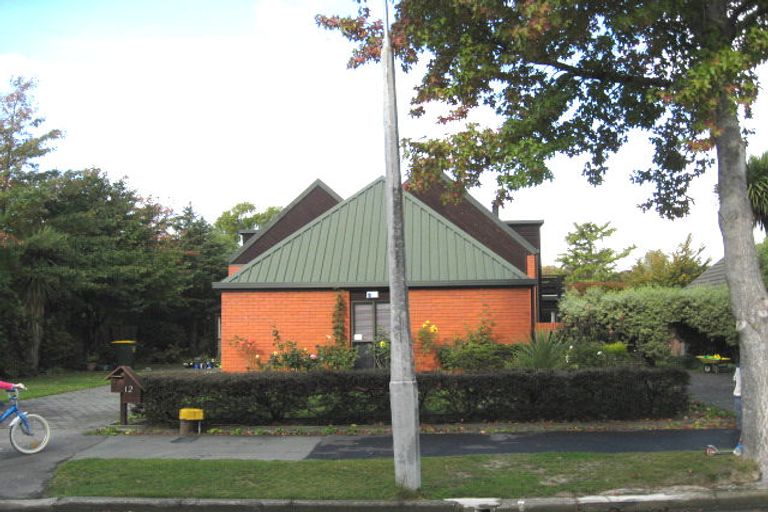 Photo of property in 12 Hanover Place, Ilam, Christchurch, 8041