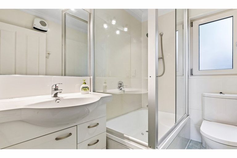 Photo of property in 8 Glas Brae, Governors Bay, Lyttelton, 8971