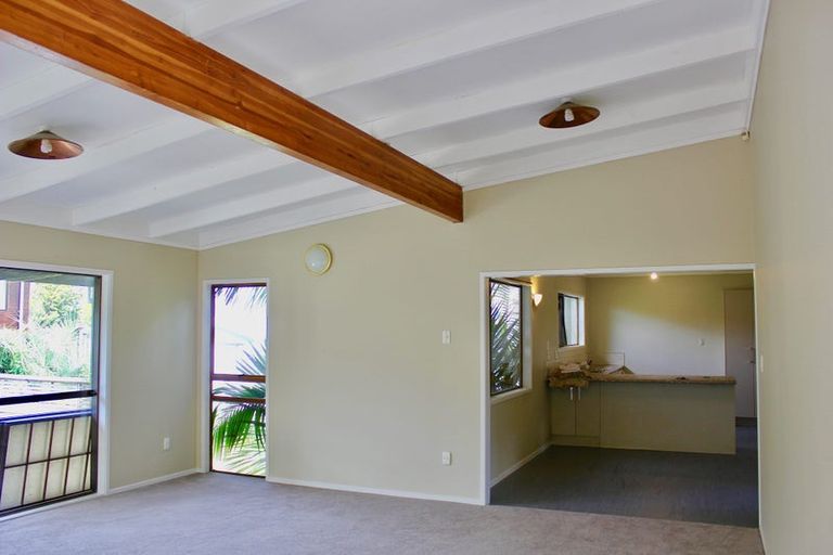 Photo of property in 53 Rua Road, Glen Eden, Auckland, 0602