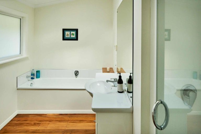 Photo of property in 13 Taumaru Avenue, Lowry Bay, Lower Hutt, 5013