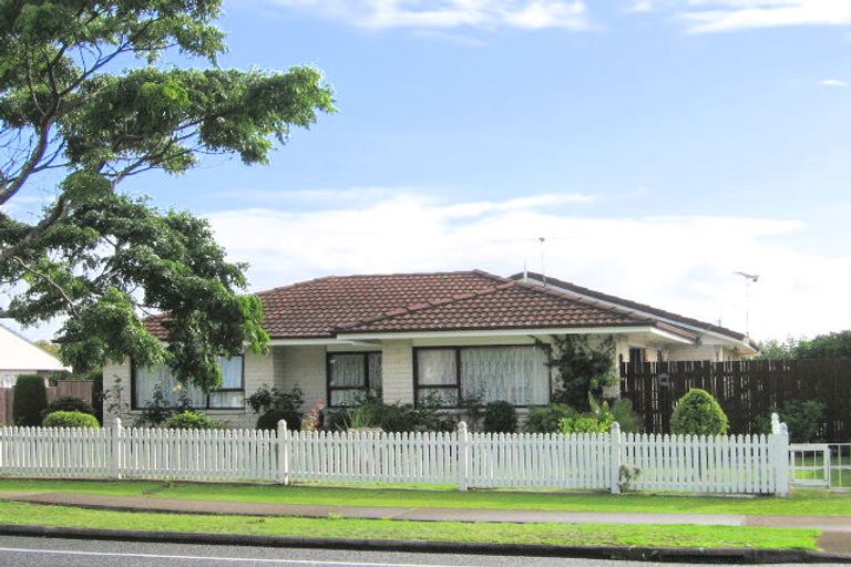 Photo of property in 2/143 Prince Regent Drive, Farm Cove, Auckland, 2012