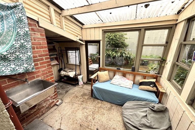 Photo of property in 16 Howe Street, North Dunedin, Dunedin, 9016
