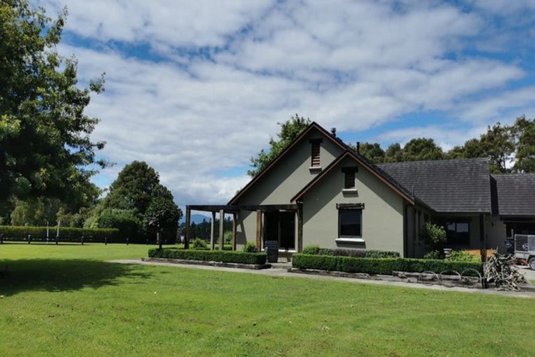 Photo of property in 11 Homestead Lane, Fitzherbert, Palmerston North, 4471