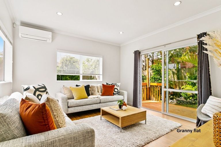 Photo of property in 311b Great North Road, Henderson, Auckland, 0612