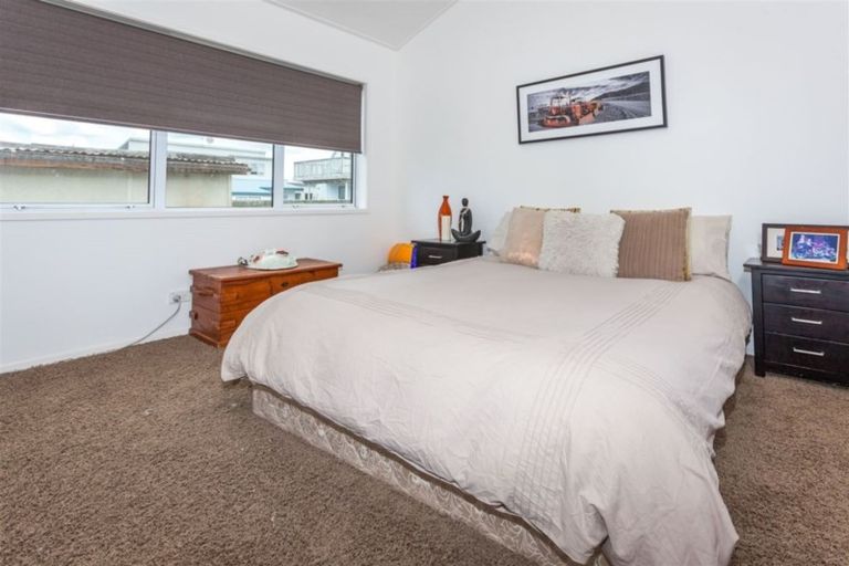 Photo of property in 217 Ocean Road, Whangamata, 3620