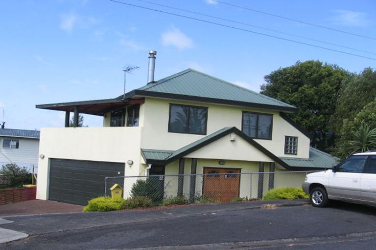 Photo of property in 33 Vanguard Road, Kelston, Auckland, 0602