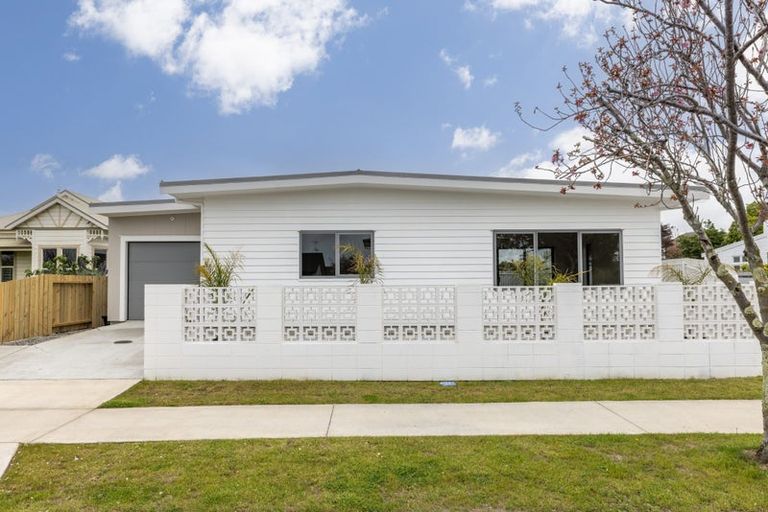 Photo of property in 102 Auckland Road, Greenmeadows, Napier, 4112