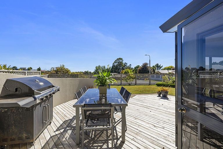 Photo of property in 26 Ashmore Drive, Frankleigh Park, New Plymouth, 4310