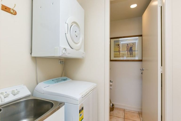 Photo of property in 12/28 Hobson Street, Thorndon, Wellington, 6011