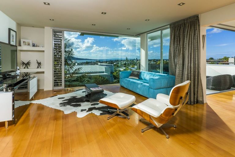 Photo of property in 49 Parr Terrace, Castor Bay, Auckland, 0620