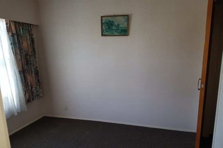 Photo of property in 2/211 Forrest Hill Road, Forrest Hill, Auckland, 0620