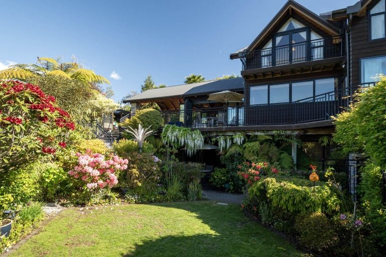 Photo of property in 5 Te Urunga Place, Acacia Bay, Taupo, 3330