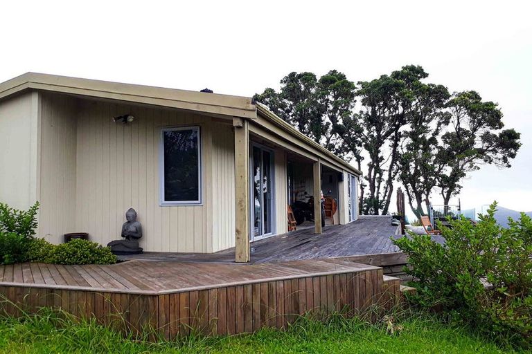 Photo of property in 134 Lone Kauri Road, Karekare, New Lynn, 0772