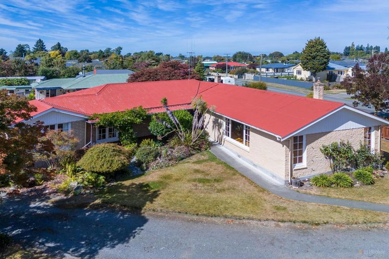 Photo of property in 35 Connolly Street, Geraldine, 7930