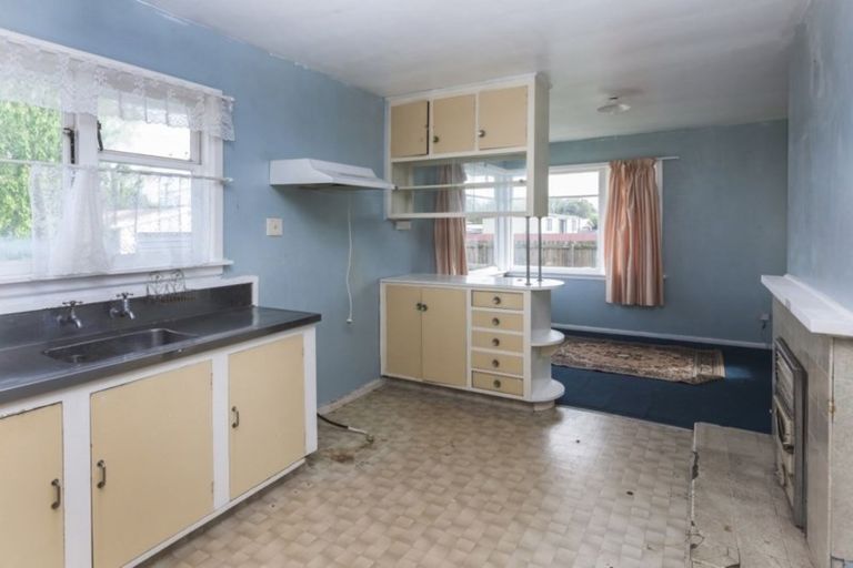 Photo of property in 11 Pembroke Street, Avondale, Christchurch, 8061