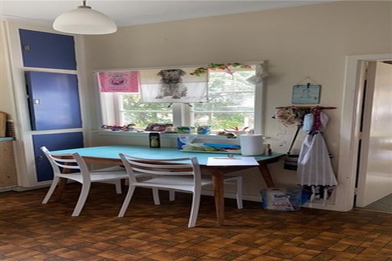 Photo of property in 20 Toi Street, Otaki Beach, Otaki, 5512