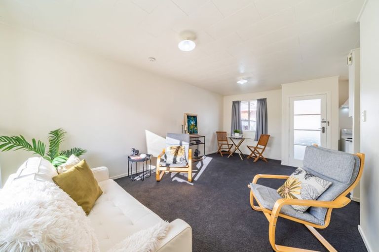 Photo of property in 2/528 Fergusson Drive, Trentham, Upper Hutt, 5018