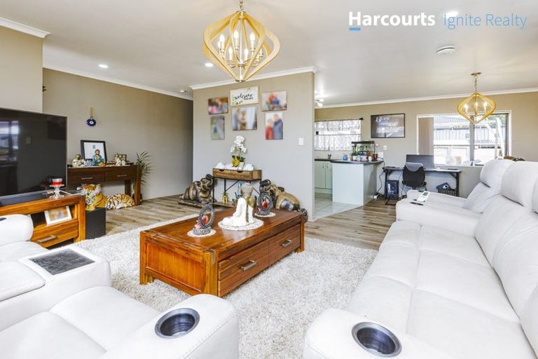 Photo of property in 48 Robert Ross Place, Clendon Park, Auckland, 2103