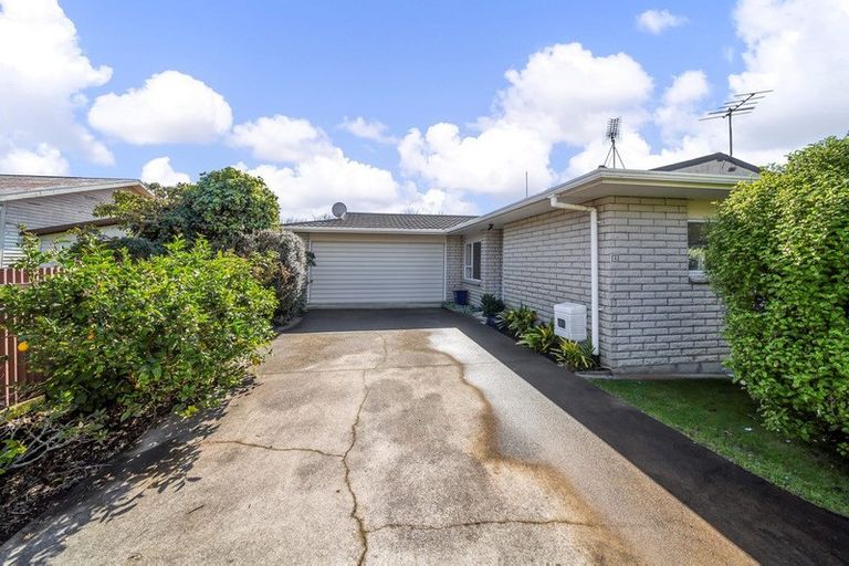 Photo of property in 4 Massey Street, Westown, New Plymouth, 4310