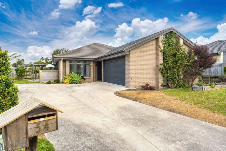Photo of property in 54 Fairfax Crescent, Pyes Pa, Tauranga, 3112