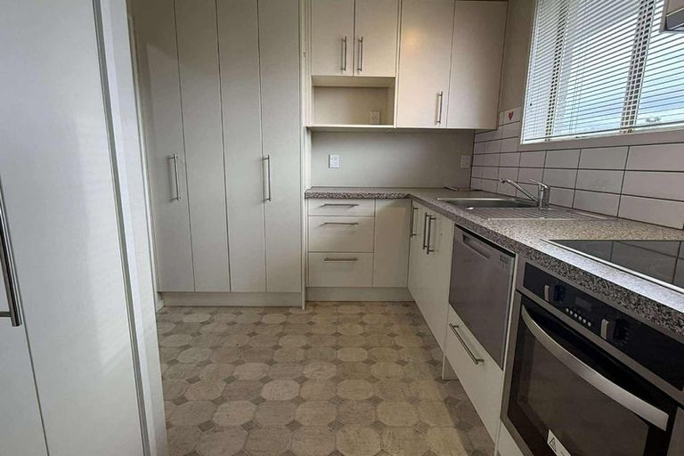 Photo of property in 2/112 Mcleod Street, Camberley, Hastings, 4120