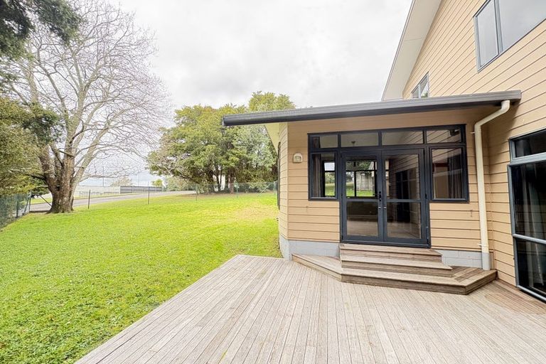 Photo of property in 30 Royal View Road, Te Atatu South, Auckland, 0610