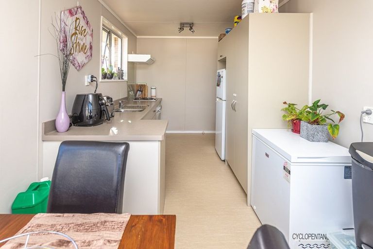 Photo of property in 36 Gibbons Crescent, Castlecliff, Whanganui, 4501