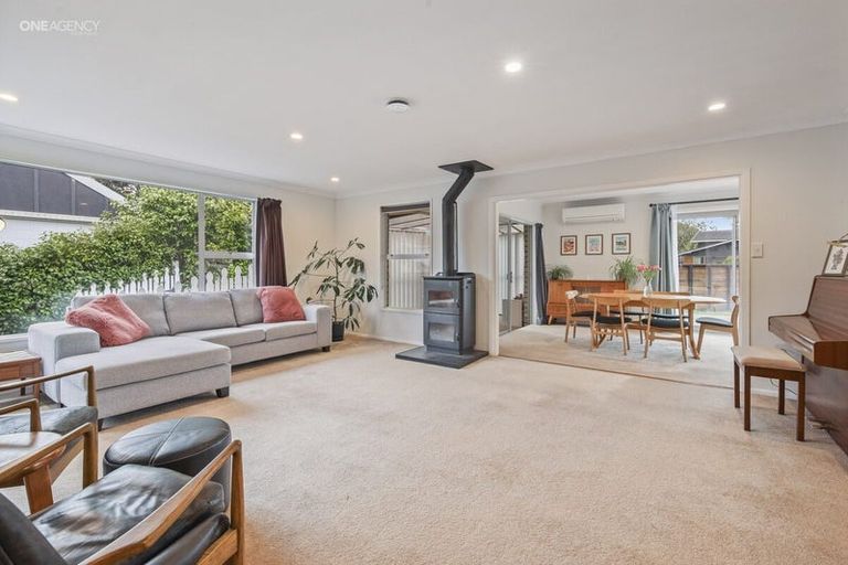 Photo of property in 15 Chilton Drive, Mairehau, Christchurch, 8052