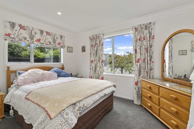 Photo of property in 1/37 Aberfoyle Place, Parklands, Christchurch, 8083